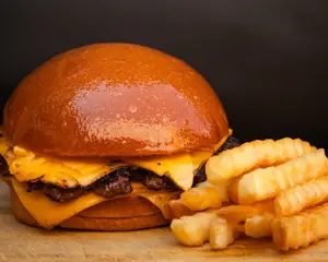 Cheese simple con papas