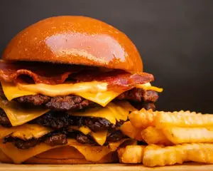 Monts triple con papas
