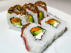 10 piezas. akata veggie roll