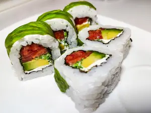 10 piezas. caprese veggie roll