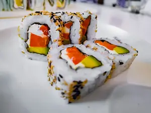 10 piezas. veggie roll