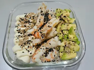 Chirashi lang con castaña de cajú