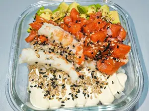Chirashi mixta ( ensalada )