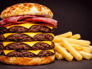 Cheeseburger Cuadruple Bacon
