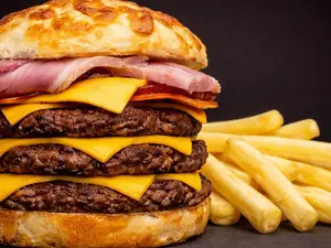 Cheeseburger Triple Bacon
