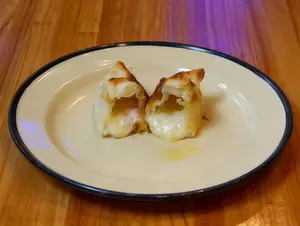 Empanada de jamón y queso