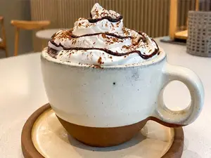 Chocolate caliente con chantilly
