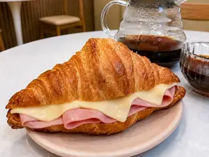 Croassan de jamón y queso