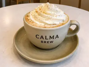 Latte de vainilla con chantilly