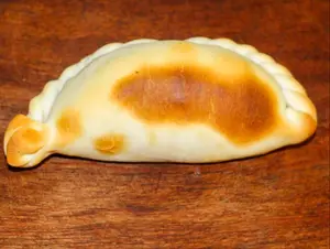 8 empanadas + gaseosa linea coca 1,75 l