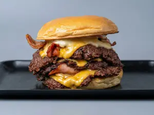Bacon triple carne viva.