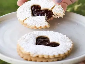 Linzer Cookie