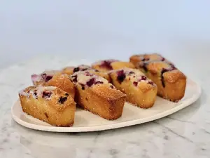 Financiers de frutos del bosque