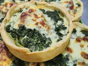 Tarta de acelga, huevo y queso
