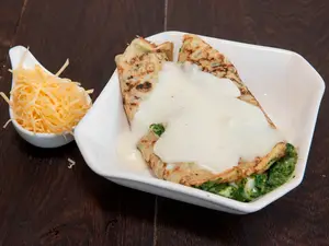 Canelones verdura y bechamel