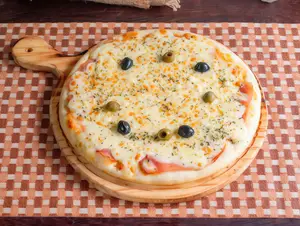 Chica de muzzarella con jamón