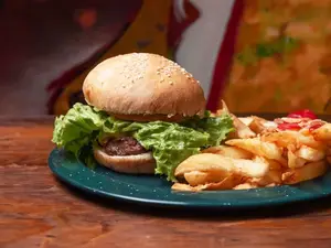 Doble j q + fritas