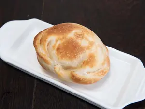 Empanada de Jamon y queso