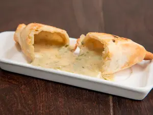 Empanada roquefort con jamon