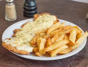 Milanesa suiza con guarnición