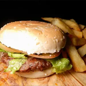 Simple ch pepinillo + fritas