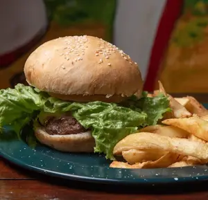 Simple con l t j q + fritas