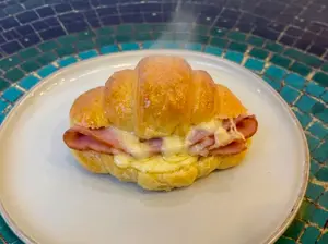 Medialuna rellena