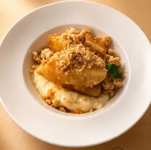 Manzana asada diplomata de canela crumble