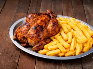 Pollo al spiedo con guarnicion