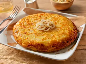 Tortilla de papa y cebolla