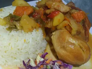 Pollo Guisado