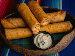 3 x chimichanga de cochinita