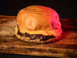 Cheeseburger simple sin tacc