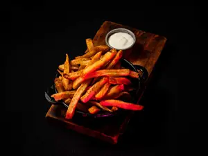 Papas Fritas Sazonadas con dip de Alioli