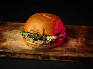 Veggie burger riki fort