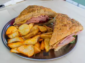 Sándwich tano