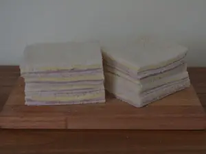 Sándwich de miga de jamón y queso