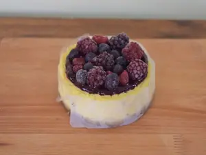 Torta chessecae con frutos rojos