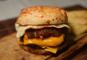 Triple cheddar especial
