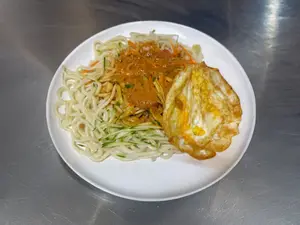 Fideos salsa de sesamo picante