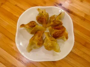 Gyonzas chinas a la plancha