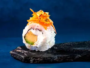 Roll salmón baires