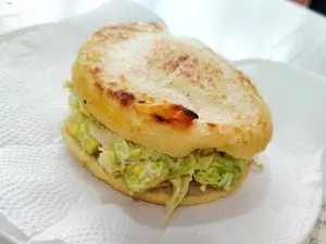 Arepa reina pepiada