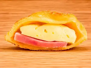 Pastelito de jamón y queso