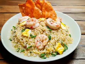 Arroz chaufa de langostinos