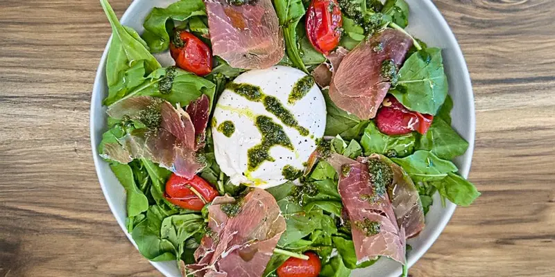 Burrata con jamón crudo