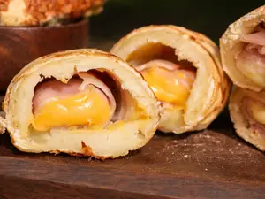 Chipa relleno de panceta y cheddar por 1 unidad