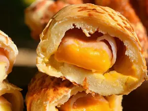 Chipa relleno de panceta y cheddar por 3 unidades