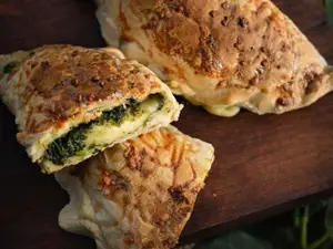 Empanada por 1 unidad de verdura y muzzarella