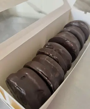Alfajores de chocolate (6 unidades)